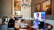 Η βασίλισσα Μαξίμα της Ολλανδίας στο πλευρό των γυναικών της Νοτιοανατολικής Ασίας 