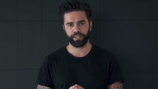 Θοδωρής Μαραντίνης: «Όταν χωρίζουν οι γονείς, να μη νιώθουν τα παιδιά ότι και αυτά χωρίζουν»