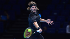 ATP Finals, Τιμ-Τσιτσιπάς 2-1 σετ (7-6, 4-6, 6-3): Πρεμιέρα με το αριστερό