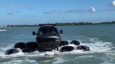 Το αμφίβιο Chevrolet Silverado 2500 