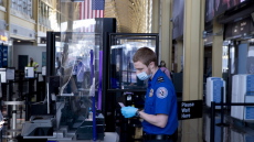 Κορωνοϊός - ΗΠΑ: Ξεκινά η χορήγηση του εμβολίου της Johnson&Johnson σε πιλότους