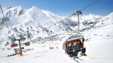 Κορωνοϊός - Ελβετία: Ετοιμάζεται να ανοίξει τα θέρετρα σκι παρά τις πιέσεις των γειτονικών χωρών