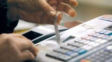 Ταμείο Ανάκαμψης: «Ζεστό χρήμα» για αγορά λογισμικού, ταμειακών και σύνδεση με την εφορία