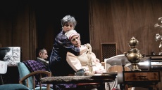 «Τρεις αδελφές»: Η παράσταση του Δημήτρη Καραντζά για ένα ακόμη τριήμερο στο διαδίκτυο