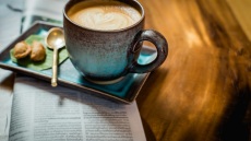 Σου έλειψε ο αγαπημένος σου latte παρέα με μπουγάτσα; Ας είναι καλά το BOX!