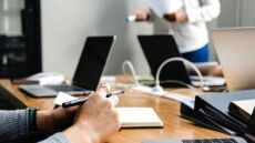 Lockdown: Πάει για 70% η τηλεργασία στο Δημόσιο