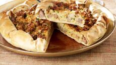 Πρωτοχρονιάτικη κρεατόπιτα Θεσπρωτίας