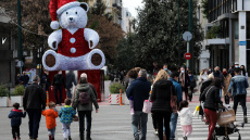 Εορταστικό ωράριο 2025: Πώς θα λειτουργήσουν τα καταστήματα, οι Κυριακές με ανοιχτή αγορά