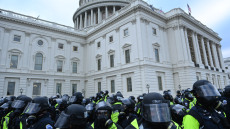 Αστυνομία προς Τραμπ: «Παρότρυνε τους διαδηλωτές να διαλυθούν»