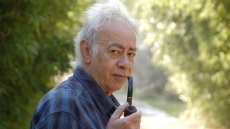 Βασίλης Αλεξάκης: Η ζωή του όλη ένας έρωτας με τις λέξεις 