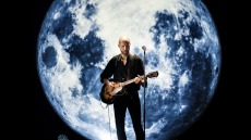 Sivert  Høyem: Επιστροφή με ολοκαίνουργιο τραγούδι για την φωνή των «Madrugada»