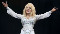 Ντόλι Πάρτον: Από την κάντρι στη... ροκ - Η τιμητική διάκριση και η υπόσχεση 