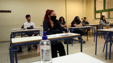 Σχολεία: Απομακρύνεται το ενδεχόμενο να ανοίξουν Γυμνάσια και Λύκεια τη Δευτέρα