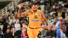 Τελειώνει από την ΑΕΚ ο Χρυσικόπουλος