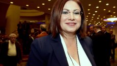 Σπυράκη (ΘΕΜΑ 104.6): Είμαστε σε πόλεμο με την AstraZeneca, αθετεί τη συμφωνία με την ΕΕ