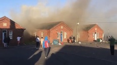 Βρετανία: Μεγάλη φωτιά σε στρατώνα που φιλοξενεί αιτούντες άσυλο στο Κεντ 