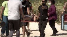 Survivor: Η παίκτρια που τραυματίζεται και φεύγει με φορείο - Βίντεο