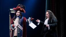 Ο Σταμάτης Φασουλής μεταμορφώνεται σε Μολιέρο στη σκηνή του Εθνικού Θεάτρου - Βίντεο