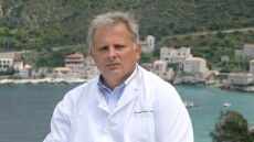 Ποιος είναι ο Ανάργυρος Μαριόλης που αναδείχθηκε «Καλύτερος Οικογενειακός Γιατρός» στον κόσμο για το 2021