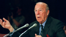 Πέθανε  στα 100 του ο Τζορτζ Σουλτς, υπουργός Εξωτερικών του Ρίγκαν 