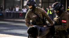 Europol: Επιχείρηση «σκούπα» κατά του παράνομου εμπορίου στο dark web - Χειροπέδες σε 150 άτομα