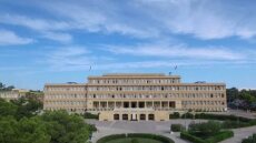 Έκλεισαν τα γκρουπ αποφοίτων των Αρσάκειων Σχολείων στο Facebook