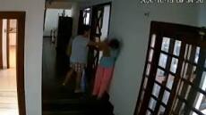 Καθαιρέθηκε η πρέσβης των Φιλιππίνων που έδερνε την οικιακή της βοηθό (Βίντεο)