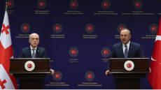 Τσαβούσογλου: Πρώτα απειλεί με συμφωνία Τουρκίας-Αιγύπτου για ΑΟΖ και μετά προσφέρει βοήθεια στην Ελλάδα για τον σεισμό
