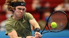 Rotterdam Open: Με τον Ρούμπλεφ στον ημιτελικό ο Τσιτσιπάς