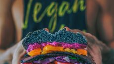 Η «αθώα» διατροφή που φαίνεται ότι απειλεί την υγεία των οστών