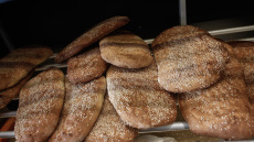 Καθαρά Δευτέρα - Θεσσαλονίκη: Τουλάχιστον 500.000 λαγάνες θα φουρνίσουν οι αρτοποιοί