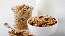 Η σπιτική γκρανόλα η σωστή (χωρίς ζάχαρη)