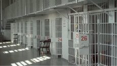 Στη φυλακή 31χρονος που τα έκανε «γης Μαδιάμ» σε σούπερ μάρκετ της Στυλίδας - Επιτέθηκε σε υπαλλήλους, έσπασε τζάμι
