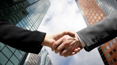 PwC: Εξαγορές και συγχωνεύσεις άνω των €2 δισ. στην Ελλάδα το 2021