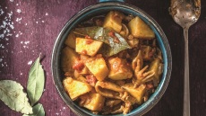 Σουπιές με πατάτες