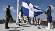 25η Μαρτίου: Στην επίσημη έπαρση της σημαίας στην Ακρόπολη η Κατερίνα Σακελλαροπούλου