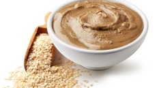 Πώς να φτιάξετε την τέλεια, vegan πραλίνα στο σπίτι