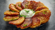 Φτιάχνουμε τραγανές τηγανήτες πατάτας «hash brown»