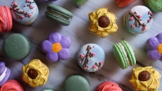 Τα ανοιξιάτικα μακαρόν είναι η νέα, γλυκιά τάση στο Instagram