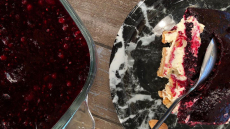 Γλυκό ψυγείου με φρούτα του δάσους