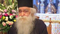 Ανανίας Κουστένης: Διασωληνωμένος με κορωνοϊό στο «Αττικόν» ο... ροκ ιερέας των Εξαρχείων