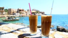 Σταματήστε να βάζετε ζάχαρη στα κρύα ροφήματα σας! Άλλη είναι η σωστή επιλογή