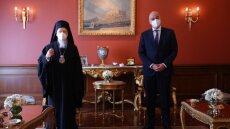 Συνάντηση Δένδια με τον Οικουμενικό Πατριάρχη Βαρθολομαίο