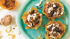 Νηστίσιμα καλαθάκια με μους χαλβά