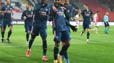 Europa League: Άντεξε η Ρόμα και απέκλεισε τον Άγιαξ, περίπατος της Άρσεναλ στην Πράγα