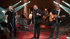 Μουσική έκπληξη: Οι Πυξ Λαξ και ο Στέλιος Διονυσίου τραγουδούν μαζί Gipsy Kings - Video