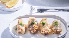 Σήμερα μαγειρεύουμε: Λαχανοντολμάδες με τραχανά, μάραθο και λεμονάτη σάλτσα