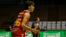 Ο δισέγγονος του Ουίνστον Τσόρτσιλ έκανε ντεμπούτο με τον Άλεξ Αντετοκούνμπο