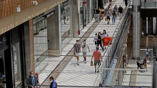 Lockdown - «Πράσινο φως» από τους λοιμωξιολόγους: Ανοίγουν από αύριο mall και κέντρα αισθητικής