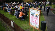 Κορωνοϊός - Αγγλία: Κάτω από το «1» ο δείκτης R - Λιγότεροι από 1.000 οι ασθενείς σε νοσοκομεία